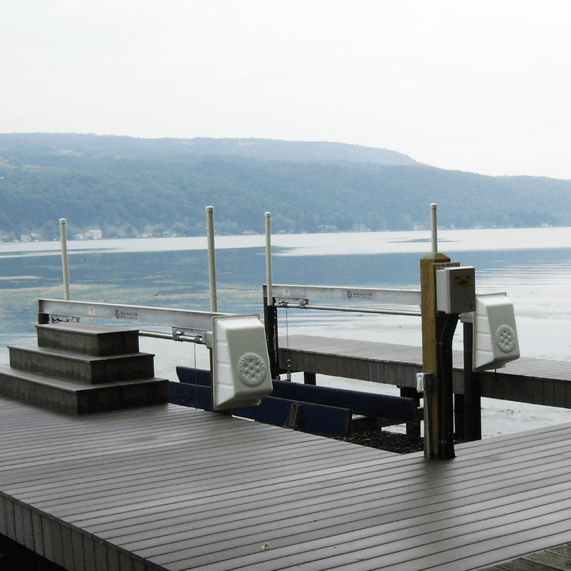 BH-USA Hydraulic Boat Lift - 8,000 lb Capacity